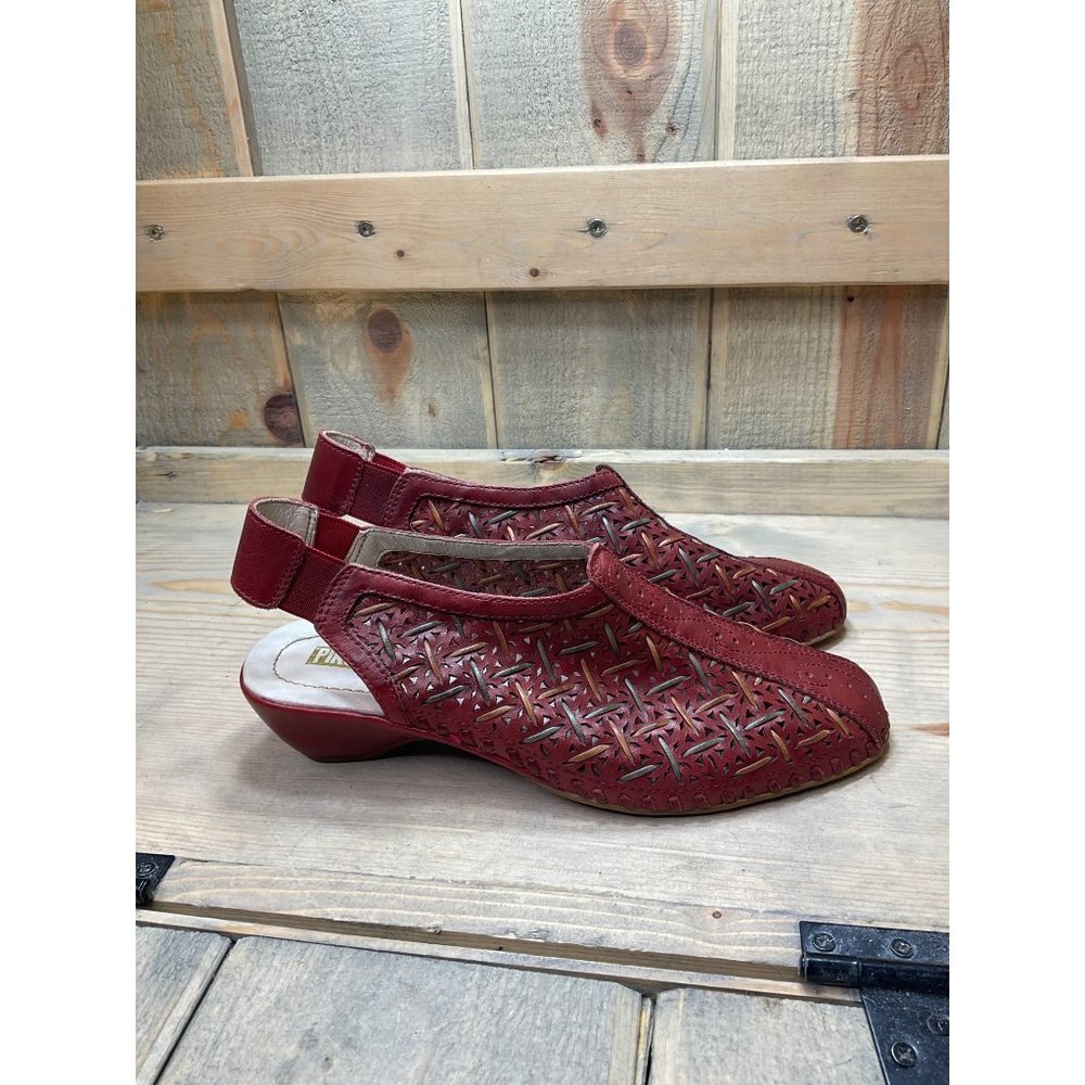 NWOB Pikolinos 36 leather womens 6 5.5 Red Green Closed Toe Sandals